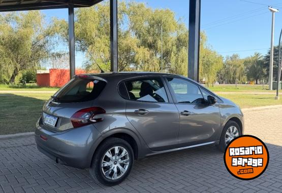 Autos - Peugeot 208 2016 Nafta 135000Km - En Venta
