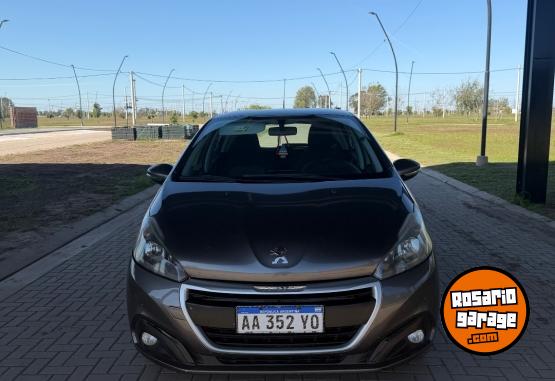 Autos - Peugeot 208 2016 Nafta 135000Km - En Venta