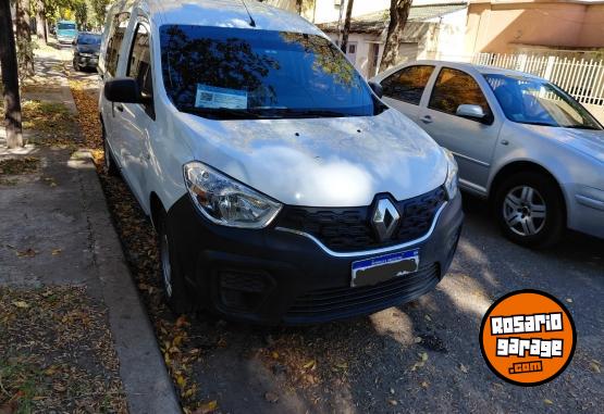 Utilitarios - Renault Kangoo 5 asientos 2020 Nafta 198000Km - En Venta
