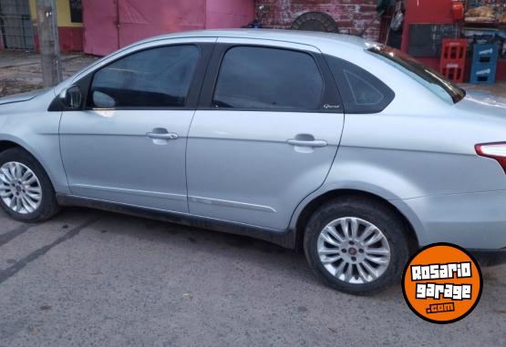 Autos - Fiat Grand Siena 1.4 2015 Nafta 268102Km - En Venta