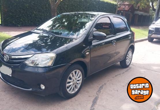 Autos - Toyota ETIOS XLS 2013 Nafta 134000Km - En Venta
