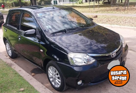 Autos - Toyota ETIOS XLS 2013 Nafta 134000Km - En Venta