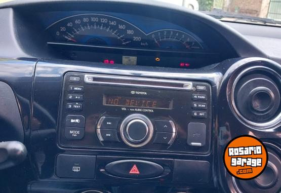 Autos - Toyota ETIOS XLS 2013 Nafta 134000Km - En Venta