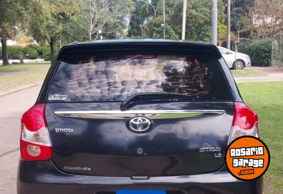 Autos - Toyota ETIOS XLS 2013 Nafta 134000Km - En Venta