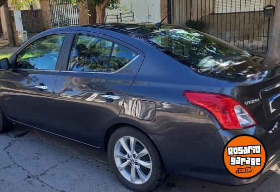 Autos - Nissan Versa 2018 GNC 110000Km - En Venta