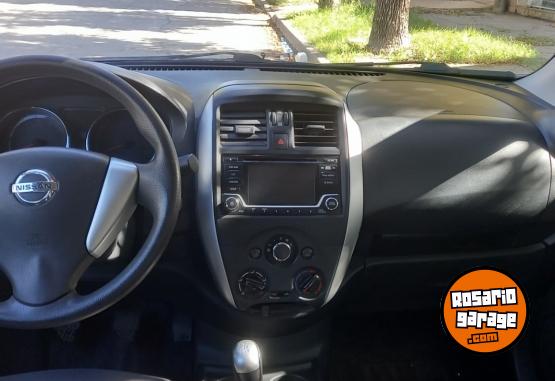 Autos - Nissan Versa 2018 GNC 110000Km - En Venta