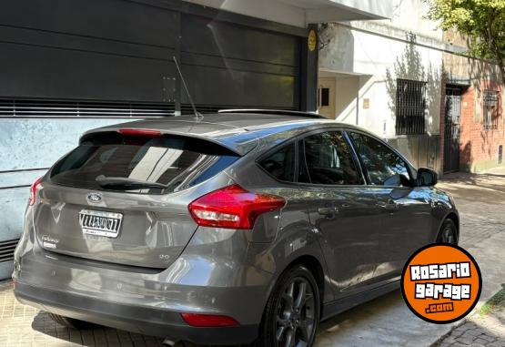 Autos - Ford Focus Se Plus 2015 Nafta 98800Km - En Venta