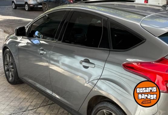 Autos - Ford Focus Se Plus 2015 Nafta 98800Km - En Venta