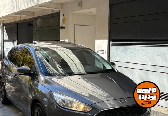 Autos - Ford Focus Se Plus 2015 Nafta 98800Km - En Venta