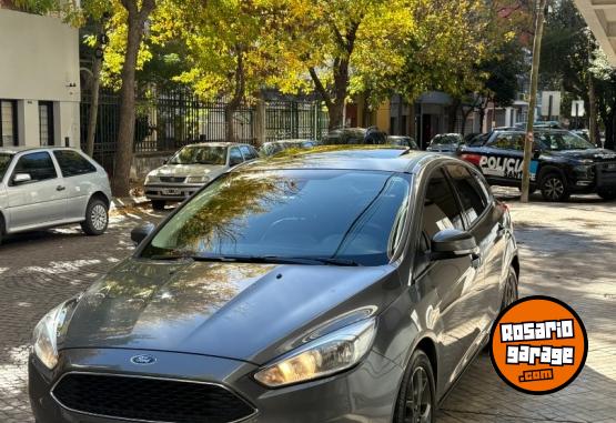 Autos - Ford Focus Se Plus 2015 Nafta 98800Km - En Venta