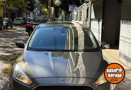 Autos - Ford Focus Se Plus 2015 Nafta 98800Km - En Venta