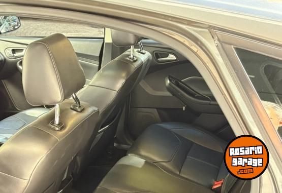 Autos - Ford Focus Se Plus 2015 Nafta 98800Km - En Venta