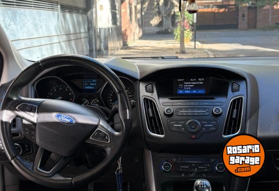 Autos - Ford Focus Se Plus 2015 Nafta 98800Km - En Venta