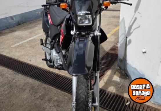 Motos - Honda Tornado 250 2020 Nafta 11800Km - En Venta