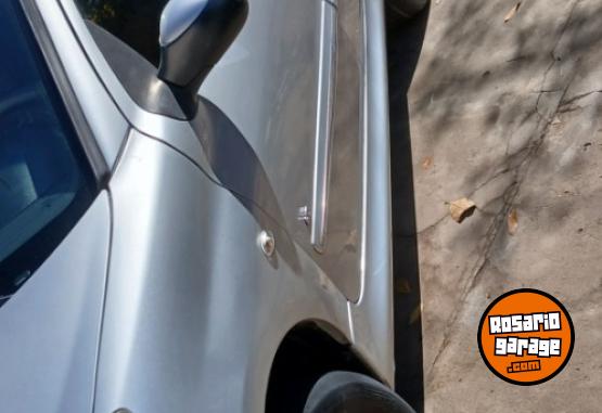 Autos - Peugeot 207 hdi 2012 Diesel 111Km - En Venta
