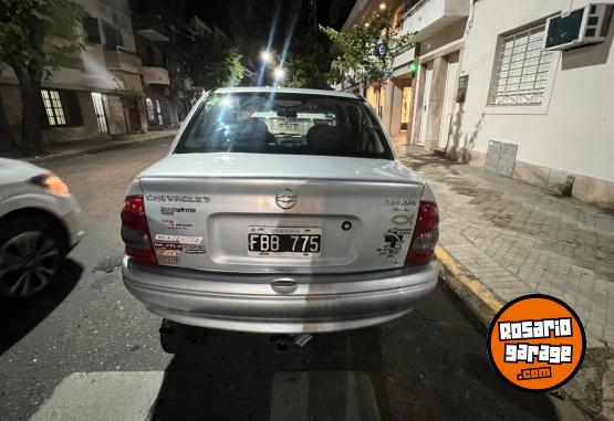 Autos - Chevrolet Corsa Classic s�per 1.4 2005 GNC 274000Km - En Venta
