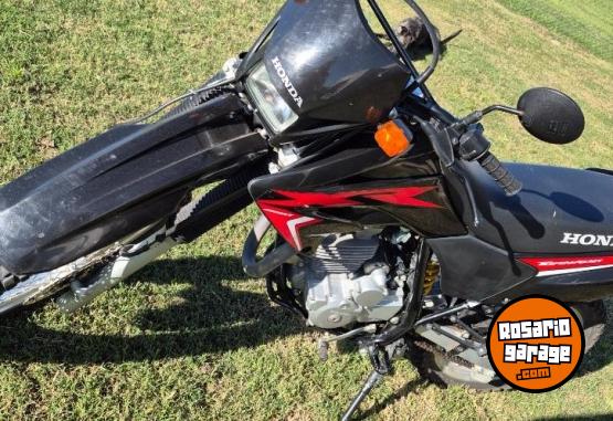 Motos - Honda Tornado 2020 Nafta 5900Km - En Venta