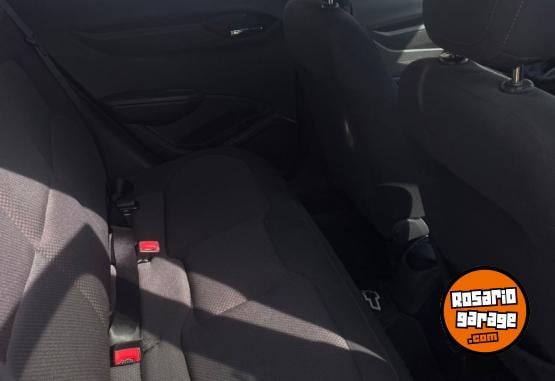Autos - Chevrolet Onix 2015 Nafta 97000Km - En Venta