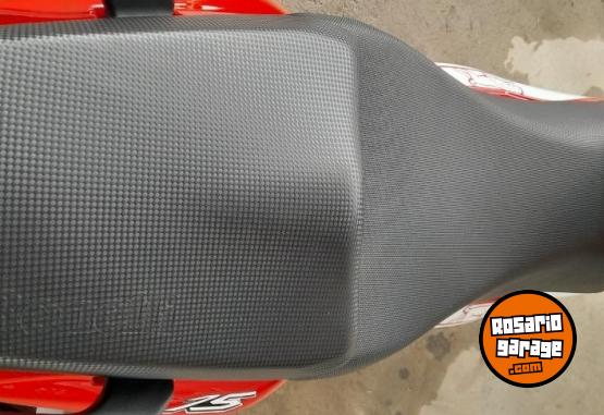 Motos - Benelli Tnt 15 2023 Nafta 5400Km - En Venta