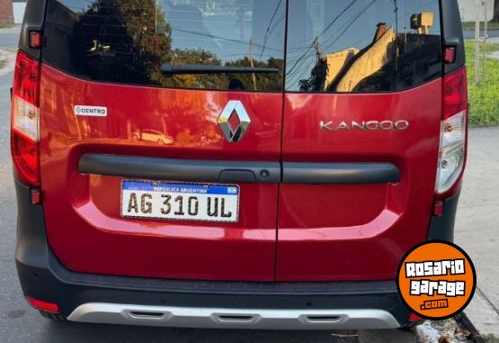 Utilitarios - Renault Kangoo stepway 2023 Nafta 23000Km - En Venta