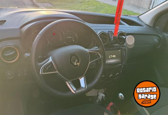 Utilitarios - Renault Kangoo stepway 2023 Nafta 23000Km - En Venta