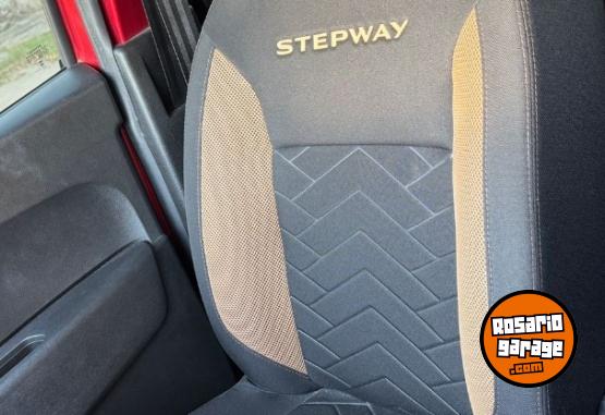 Utilitarios - Renault Kangoo stepway 2023 Nafta 23000Km - En Venta