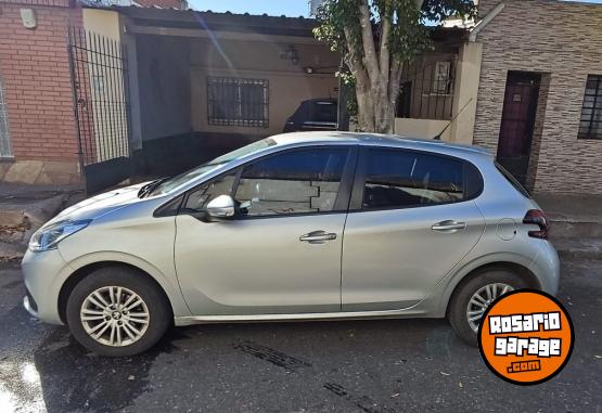 Autos - Peugeot 208 Allure 2019 Nafta 36000Km - En Venta