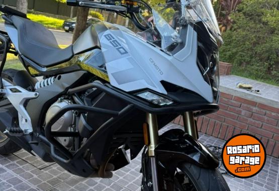Motos - CF MT 650 2023 Nafta 13000Km - En Venta