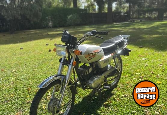 Motos - Suzuki Ax 100 2019 Nafta 14000Km - En Venta