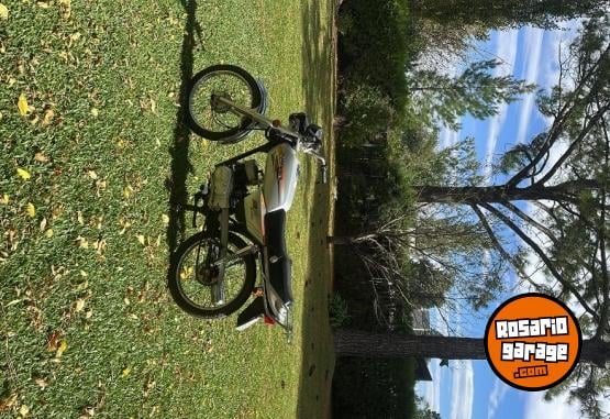 Motos - Suzuki Ax 100 2019 Nafta 14000Km - En Venta