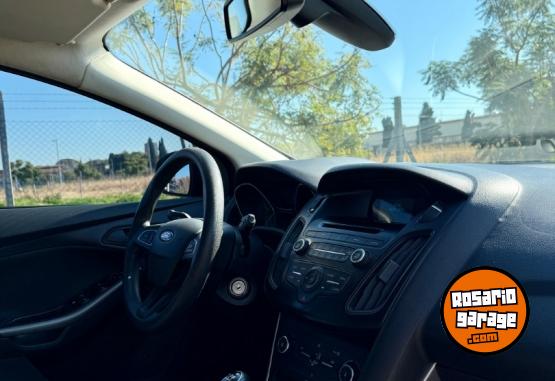 Autos - Ford FOCUS 2017 Nafta 140000Km - En Venta