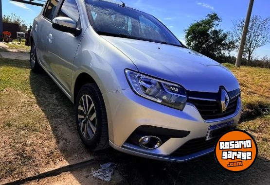 Autos - Renault Sandero intens 2023 Nafta 82000Km - En Venta