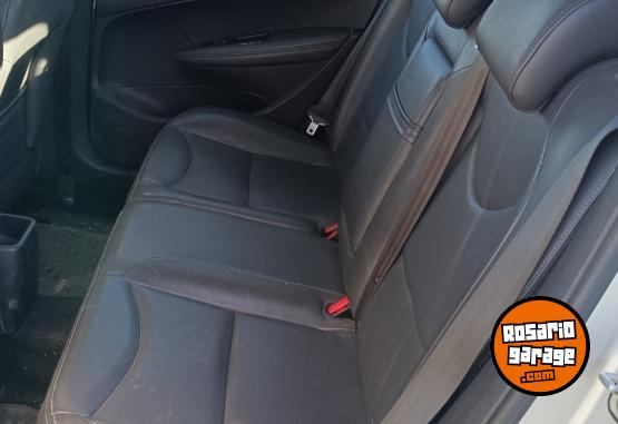 Autos - Peugeot 308 2018 Nafta 105000Km - En Venta