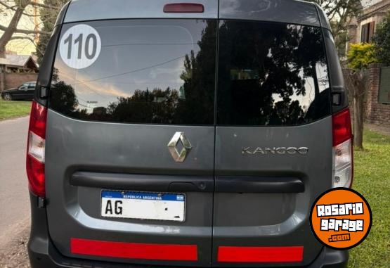 Utilitarios - Renault kangoo 2024 Nafta 42000Km - En Venta