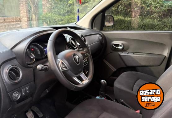 Utilitarios - Renault kangoo 2024 Nafta 42000Km - En Venta