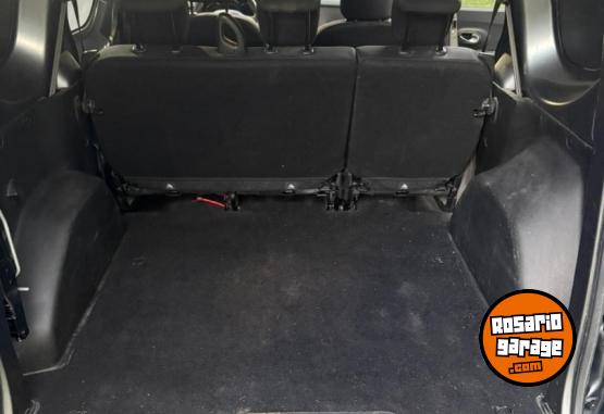 Utilitarios - Renault kangoo 2024 Nafta 42000Km - En Venta