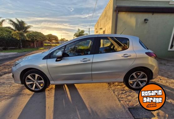Autos - Peugeot 308 Allure Nav 2016 Nafta 82000Km - En Venta