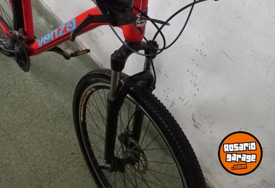 Deportes - Rod 29 cuadro ALUMINIO con SUSPENSI�N LLANTAS DOBLE PARED FRENO A DISCO zona centro rosario  Marca VENZO - En Venta