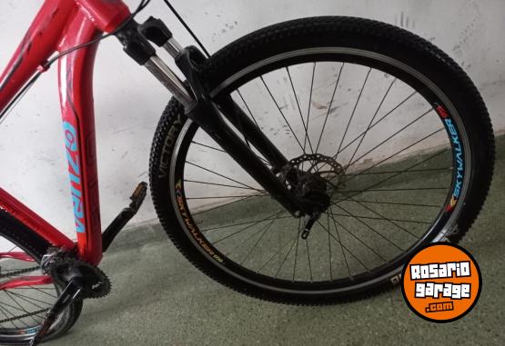 Deportes - Rod 29 cuadro ALUMINIO con SUSPENSI�N LLANTAS DOBLE PARED FRENO A DISCO zona centro rosario  Marca VENZO - En Venta