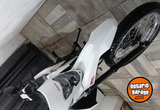 Motos - Honda XR190 2025 Nafta 3000Km - En Venta