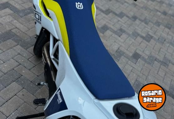 Motos - Husqvarna 701 supermoto 2018 Nafta 14000Km - En Venta