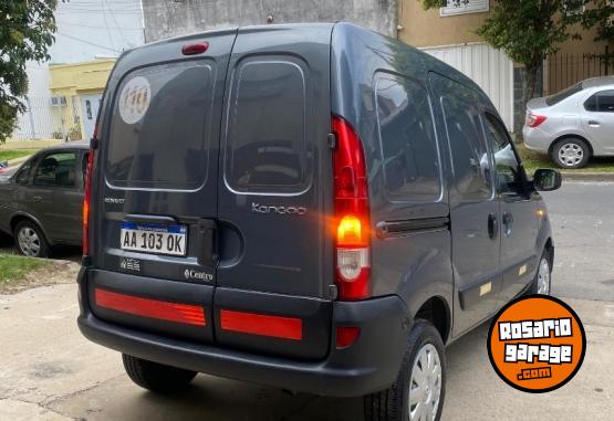 Utilitarios - Renault Kangoo 2017 Diesel 200000Km - En Venta