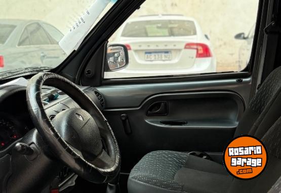 Utilitarios - Renault Kangoo 2017 Diesel 200000Km - En Venta
