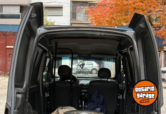 Utilitarios - Renault Kangoo 2017 Diesel 200000Km - En Venta