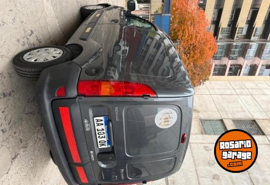 Utilitarios - Renault Kangoo 2017 Diesel 200000Km - En Venta