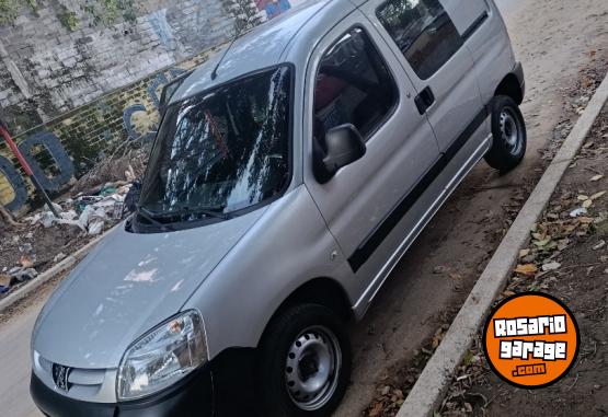 Utilitarios - Peugeot Partner 1.4 2016 Nafta 92000Km - En Venta