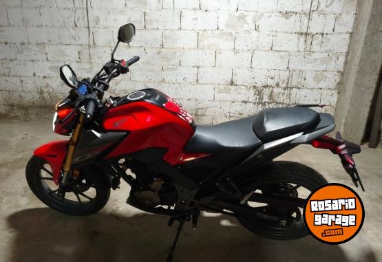 Motos - Honda CB 300F 2023 Nafta 9200Km - En Venta