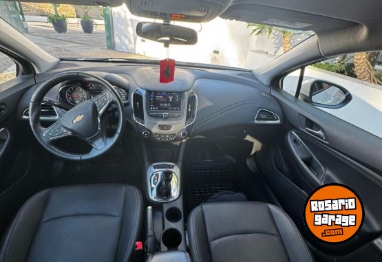 Autos - Chevrolet Cruze LT 5 Puertas 2022 Nafta 45000Km - En Venta