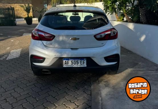 Autos - Chevrolet Cruze LT 5 Puertas 2022 Nafta 45000Km - En Venta