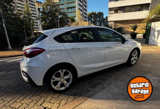 Autos - Chevrolet Cruze LT 5 Puertas 2022 Nafta 45000Km - En Venta